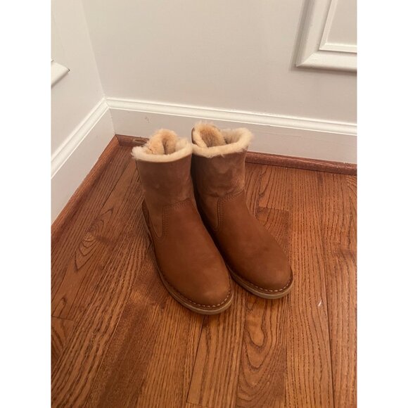 UGG Women's Naiyah Leather Boot Chestnut‎ Size 5 - Picture 2 of 6